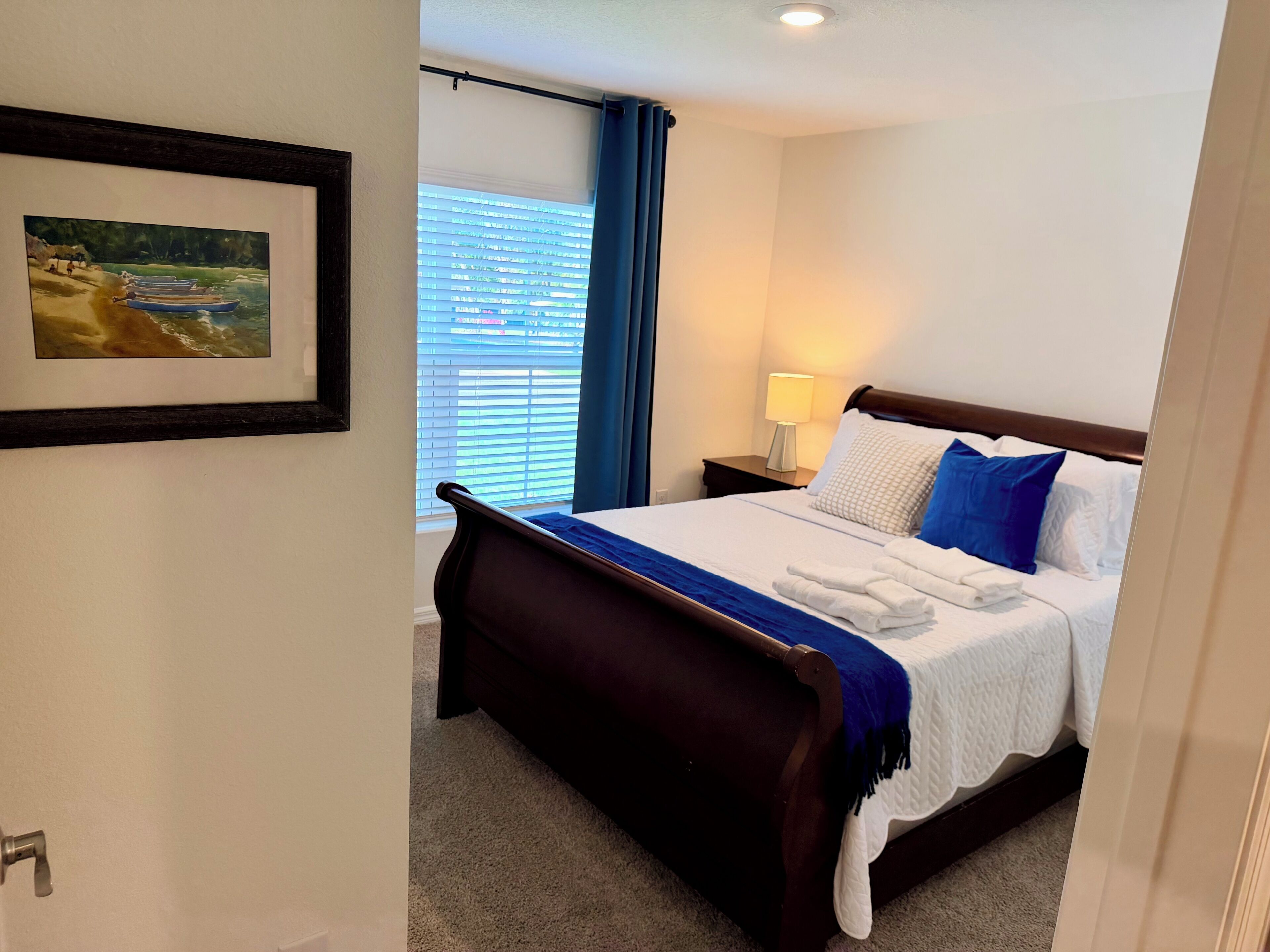 4 habitaciones, tabla de planchar con plancha, wifi y ropa de cama 