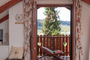 Interior - Cozy forest-side home with jacuzzi, fireplace and near Terme Tuhelj (Tuheljske Toplice)