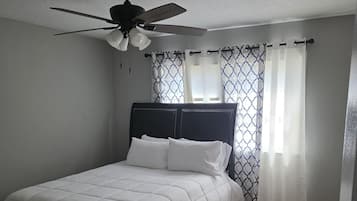 3 chambres, fer et planche à repasser, Wi-Fi, draps fournis