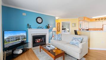 Smart TV, fireplace
