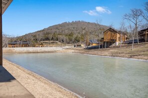 Property grounds - New Tall Timbers Cabin w Private Hot Tub_Billiards_Cmty Pools&Fishing Pond_Free Tickets (Hollister)