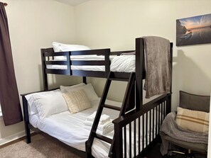 3 bedrooms, iron/ironing board, free WiFi, bed sheets