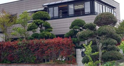 Oceanview Villa • Calm, Central & Pet‑Friendly.