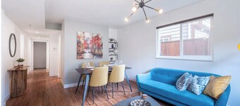 Central 2BR Suite • Near Grouse Mountain & Lions Gate bridge • Free Parking
