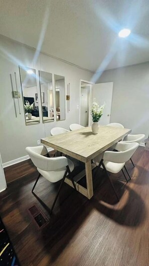 Dining - Theater • Game Room • Fire Pit • Grill • Sleeps 15 (Birmingham)