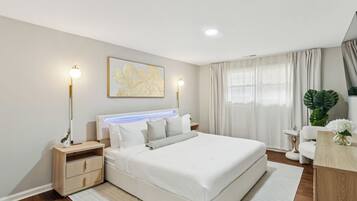 8 bedrooms, desk, iron/ironing board, travel crib