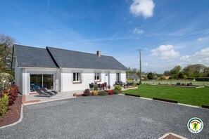 Exterior - Gîtes de France® - Gîte du côté de chez nous (BEAUREPAIRE)