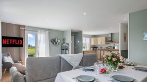 Dining - Gîtes de France® - Gîte du côté de chez nous (BEAUREPAIRE)