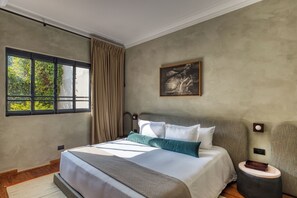 4 Schlafzimmer, Schreibtisch, Bügeleisen/Bügelbrett, WLAN
