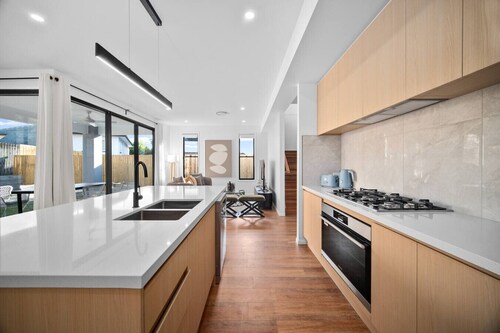Luxury New Home| Prime Location|Easy City Access