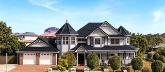 Large 5BR Family Home w/ 3BA | Quiet & Comfortable