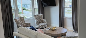 The Greenway Sanctuary: Designer Luxury near Ocean Beach