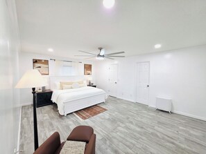 3 chambres, fer et planche à repasser, lit parapluie, Wi-Fi gratuit