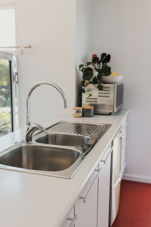 Microwave, stovetop, dishwasher