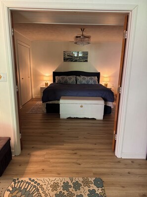 1 Schlafzimmer, Bügeleisen/Bügelbrett, kostenloses WLAN, Bettwäsche