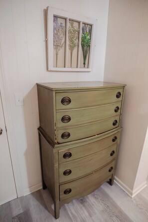 Interior - The Rustic Hideaway. Fully furnished lower apartment at the end of a quiet lane. (Hendersonville)
