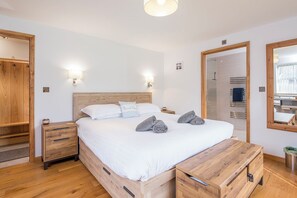 Room - Seaesta Cottage, Holiday Cottage Broad Haven, Sleeps 8, 4 bedrooms,  bathrooms (Haverfordwest)