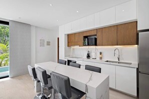 Fridge, microwave, oven, stovetop - Tulum Country club/Golf Retreat · Deluxe Apartment. (Akumal)