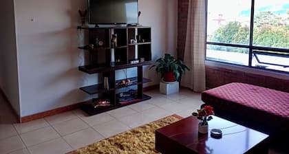 Bright 3BR in Central Cajicá. Walk to Plaza. Near Zipaquirá & Tabio