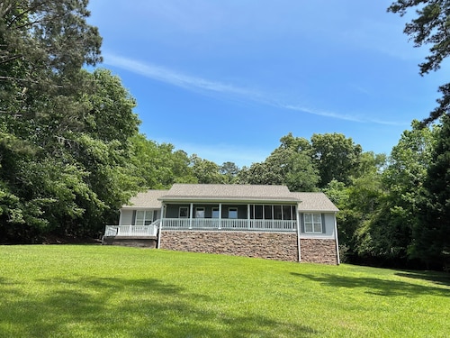 New to VRBO! Just 15 minutes from Georgia College & downtown Milledgeville!!