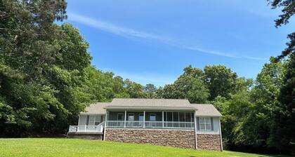 New to VRBO! Just 15 minutes from Georgia College & downtown Milledgeville!!