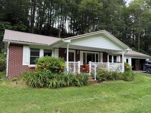 Exterior -  2-bedroom in charming Blowing Rock on 2 acres with little creek and pond (Blowing Rock)