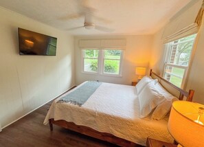 Room -  2-bedroom in charming Blowing Rock on 2 acres with little creek and pond (Blowing Rock)