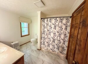 Bathroom -  2-bedroom in charming Blowing Rock on 2 acres with little creek and pond (Blowing Rock)