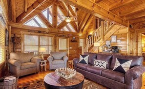 Living area - S'more the Merrier - Mtn Views, Hot Tub + Game Loft (Sevierville)