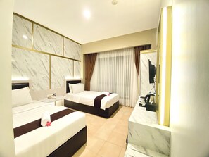 Superior Twin Room - Grand Malioboro Hotel Yogyakarta (Yogyakarta)