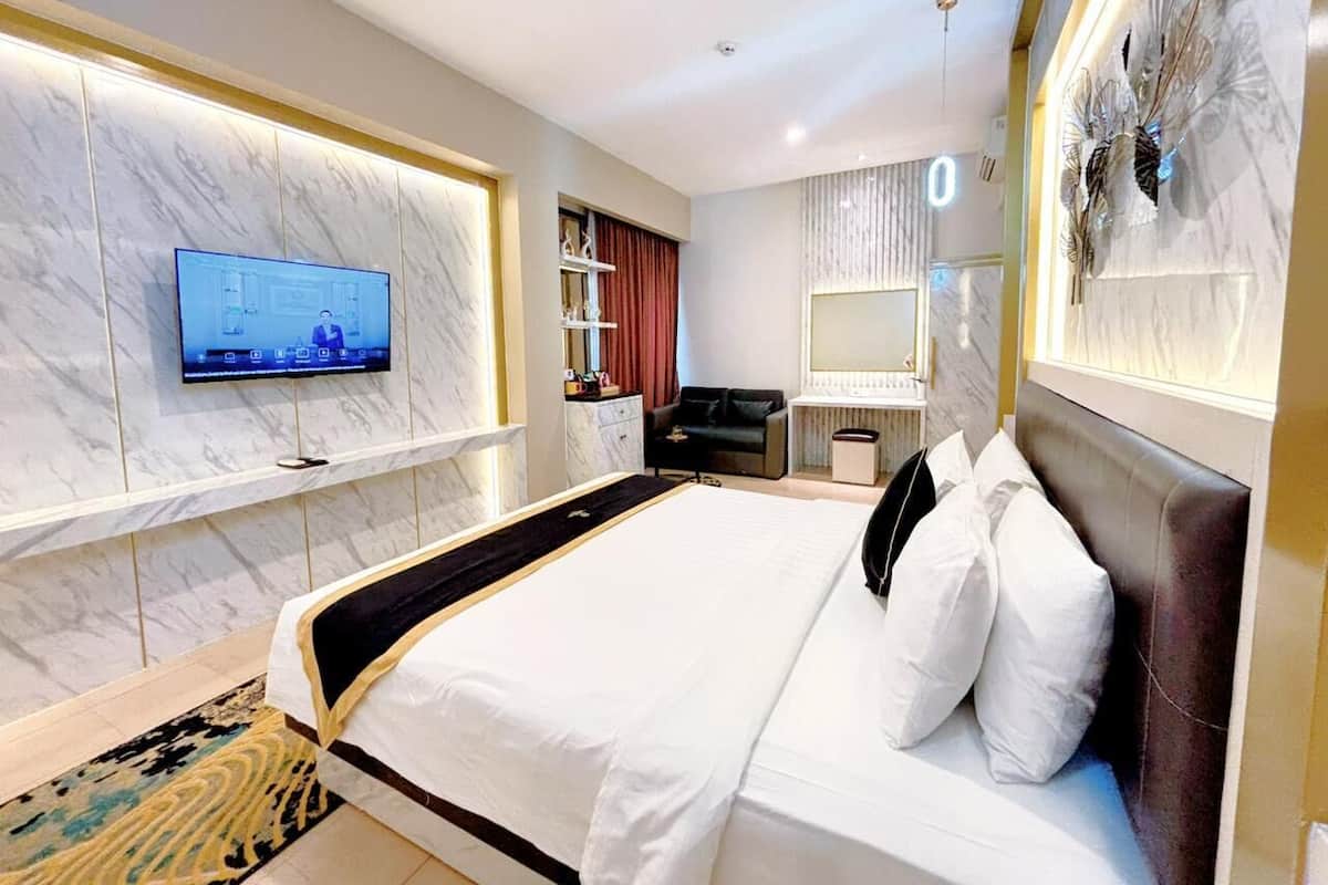 Executive Double Room | Free WiFi, wheelchair access