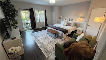 2 slaapkamers, een strijkplank/strijkijzer, wifi, beddengoed