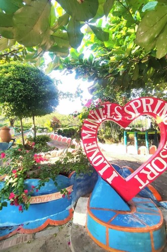 Perfect 1-bedroom resort with AC in delightful Kadingilan