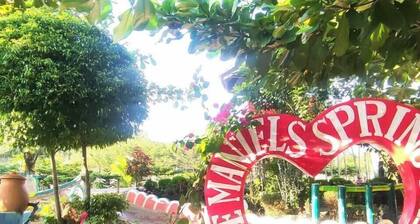 Perfect 1-bedroom resort with AC in delightful Kadingilan