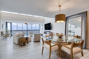 Smart TV - Sanibel Harbour Resort Harbour Tower 1212: 3 Bedroom Dream Vacation Rental offers stunning views! (Fort Myers)