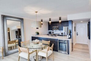 Dining - Sanibel Harbour Resort Harbour Tower 1212: 3 Bedroom Dream Vacation Rental offers stunning views! (Fort Myers)