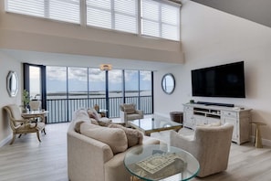 Living area - Sanibel Harbour Resort Harbour Tower 1212: 3 Bedroom Dream Vacation Rental offers stunning views! (Fort Myers)