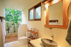Bathroom - Bali Style Villa- Ocean view, AC,  Salt water pool, amazing kitchen! (Santa Teresa)