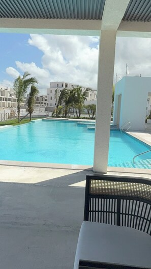 Pool - 3-bedroom Bungalow in peaceful St. Ann Parish with AC (St. Ann Parish)