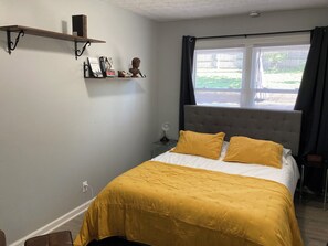 3 chambres, fer et planche à repasser, Wi-Fi, draps fournis