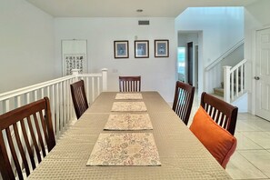 Dining - Peaceful 4-bedroom condo in most popular collection area (Oxnard)