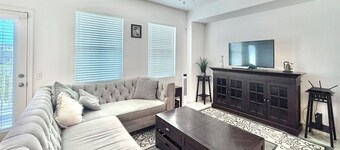 Peaceful 4-bedroom condo in most popular collection area