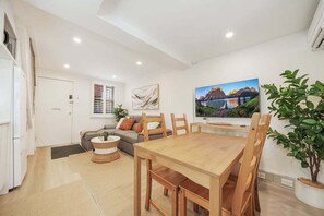 TV - 1 Langley Street Darlinghurst NSW 2010 (Sydney)