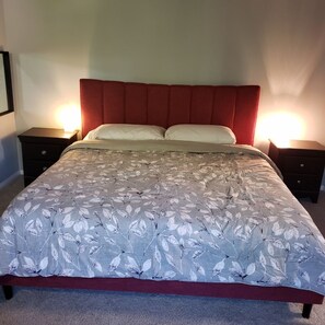 Room - Fort Saskatchewan fully furnished  3 bedroom suite. (Fort Saskatchewan)