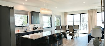 Lakeside Luxe on Pickerel