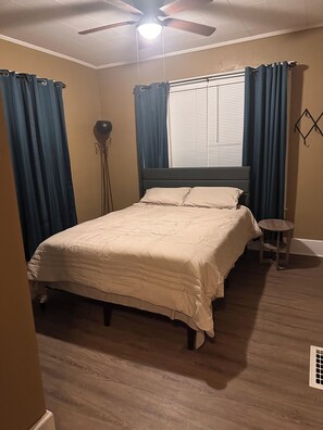3 Schlafzimmer, Bügeleisen/Bügelbrett, WLAN, Bettwäsche