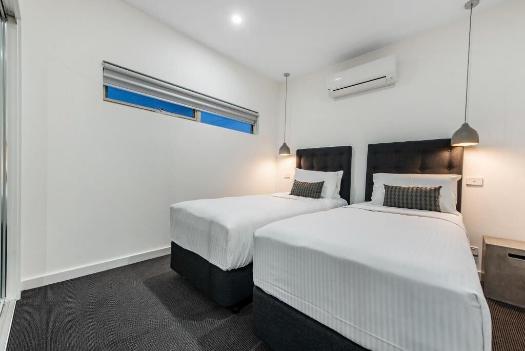 2 bedrooms, iron/ironing board, WiFi