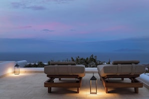 Terrace/patio - Nero Light-filled Suites (Santorini)