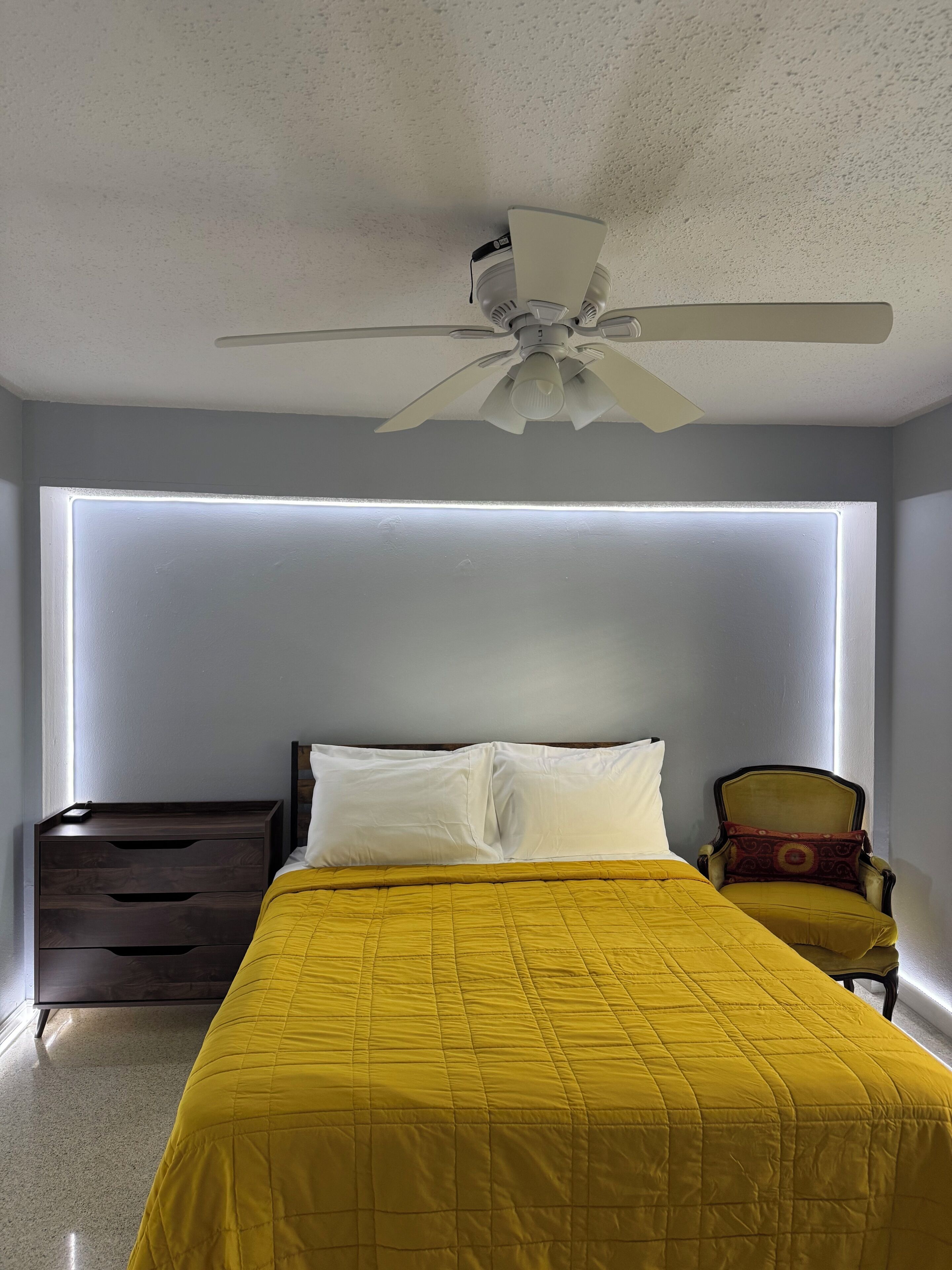 3 bedrooms, in-room safe, free WiFi, bed sheets
