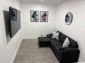 Smart TV -     Modern & Cozy Apartment Near Everything You Need! (Valrico)